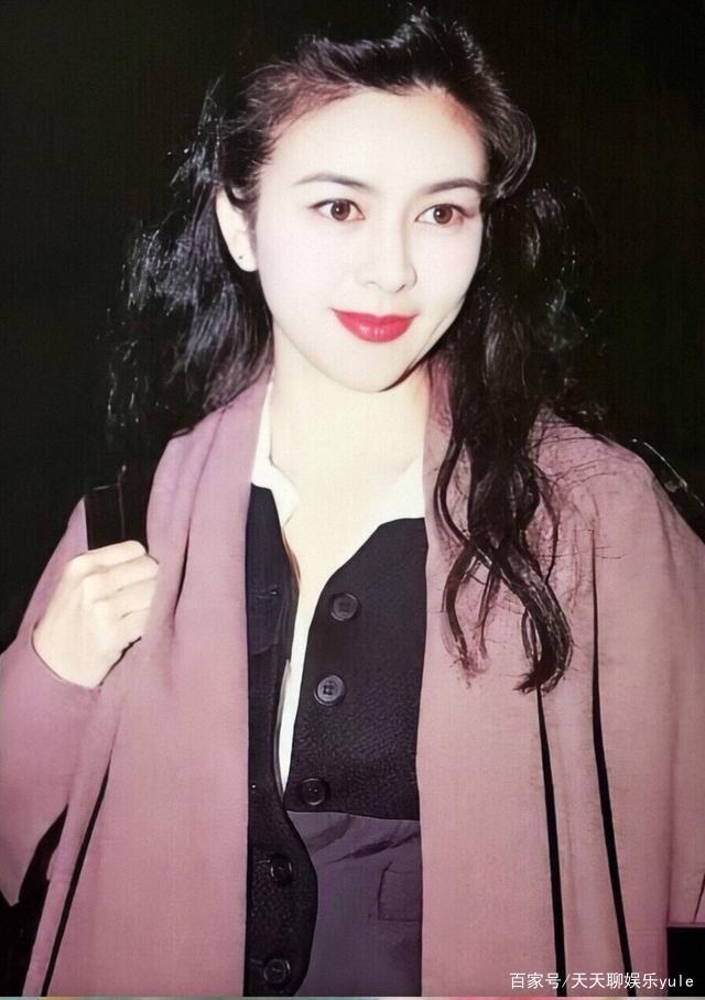 都说香港人只承认两位大美人,李嘉欣和关之琳而已.